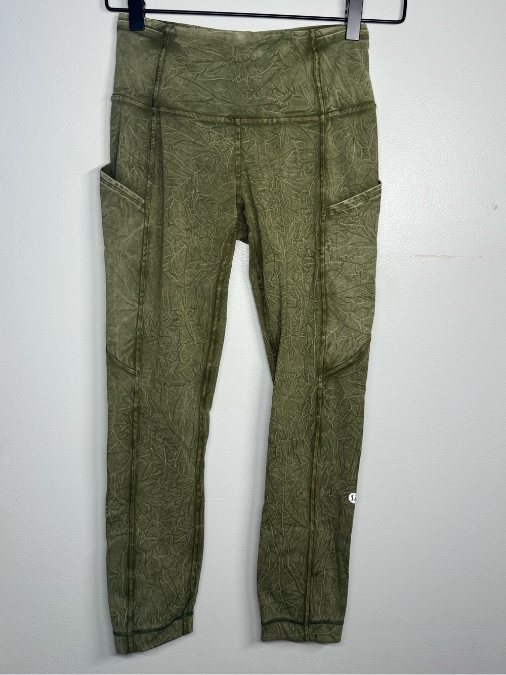 Lululemon Fast and Free High Rise
Tight 25" *Ice Dye
Ice Wash Moss Green